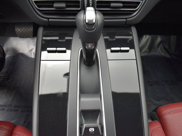 2022 Porsche Macan AWD