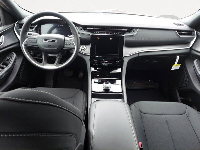 2026 Jeep Grand Cherokee Laredo 4x4
