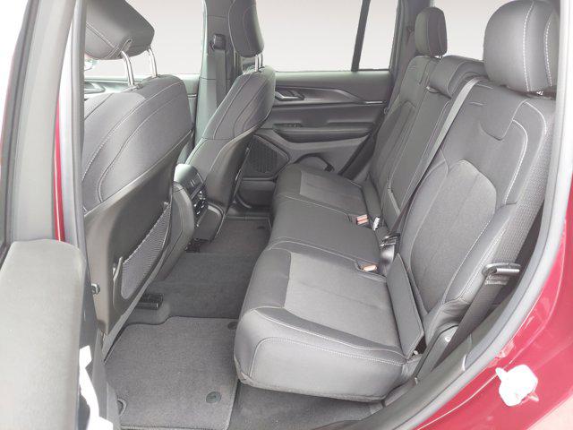2026 Jeep Grand Cherokee Laredo 4x4