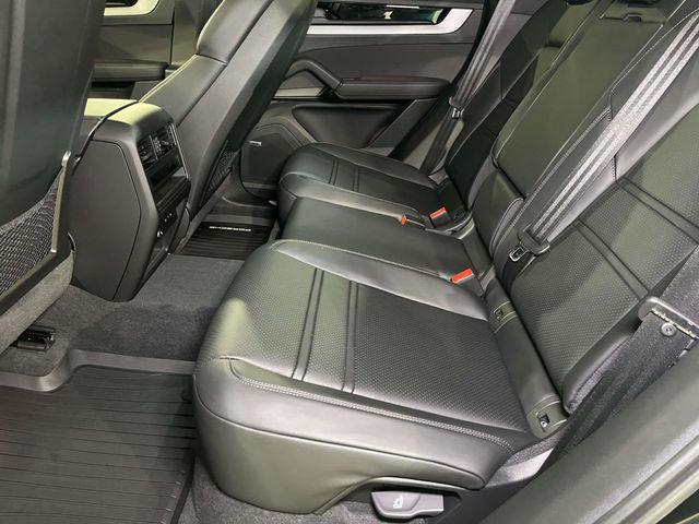 2026 Porsche Cayenne Unknown