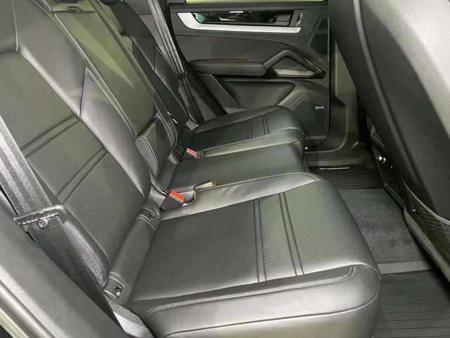 2026 Porsche Cayenne Unknown