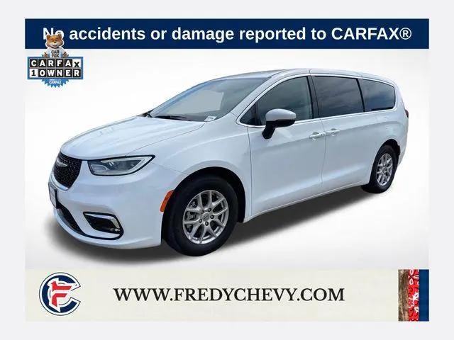 2023 Chrysler Pacifica Touring L for sale in Fredericktown, OH