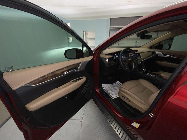 2022 Cadillac XT5 FWD Premium Luxury