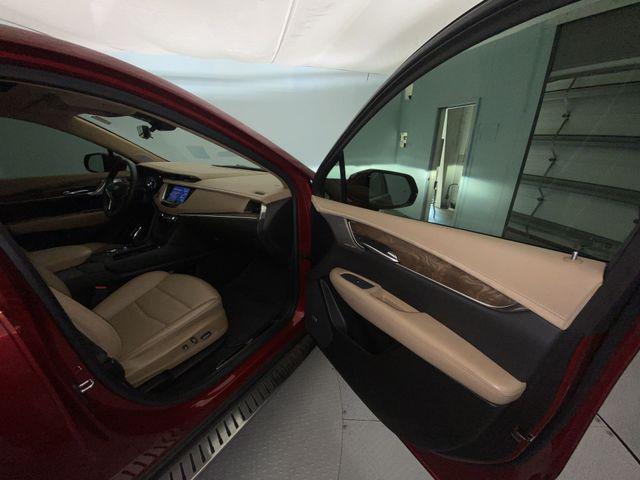 2022 Cadillac XT5 FWD Premium Luxury