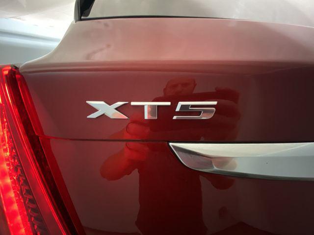 2022 Cadillac XT5 FWD Premium Luxury