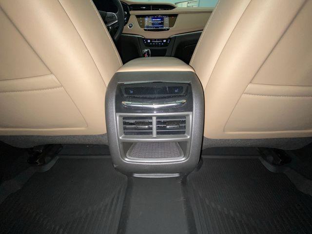 2022 Cadillac XT5 FWD Premium Luxury