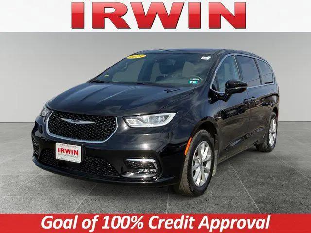 2025 Chrysler Pacifica Select for sale in Laconia, NH