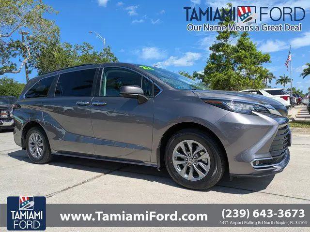 2022 Toyota Sienna XLE for sale in Naples, FL