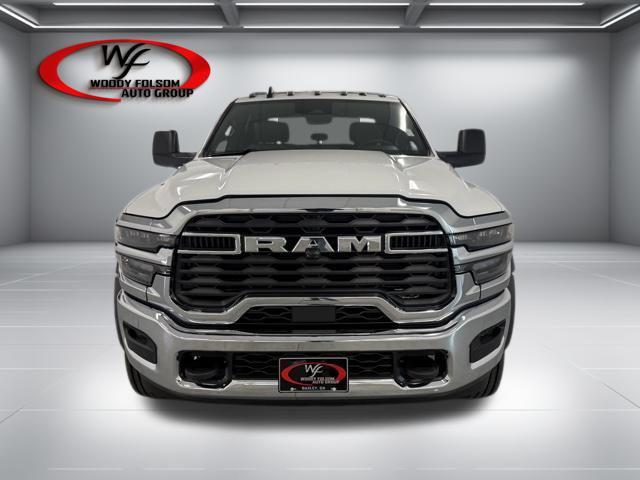 2026 RAM Ram 5500 Chassis Cab RAM 5500 TRADESMAN CHASSIS CREW CAB 4X4 84 CA