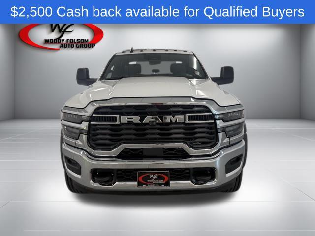 2026 RAM 5500 Chassis RAM 5500 TRADESMAN CHASSIS CREW CAB 4X4 84 CA