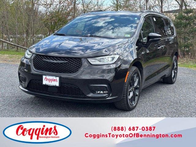 2023 Chrysler Pacifica Limited AWD for sale in Bennington, VT