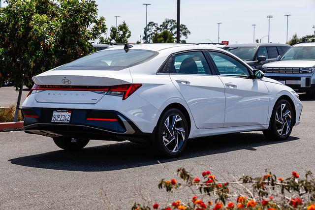 2025 Hyundai Elantra Hybrid Limited