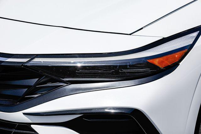 2025 Hyundai Elantra Hybrid Limited