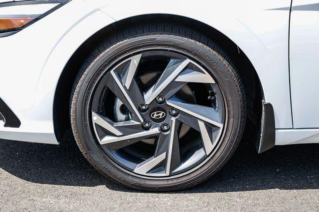 2025 Hyundai Elantra Hybrid Limited
