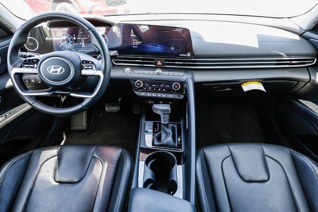 2025 Hyundai Elantra Hybrid Limited