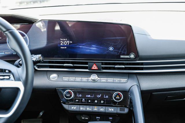 2025 Hyundai Elantra Hybrid Limited