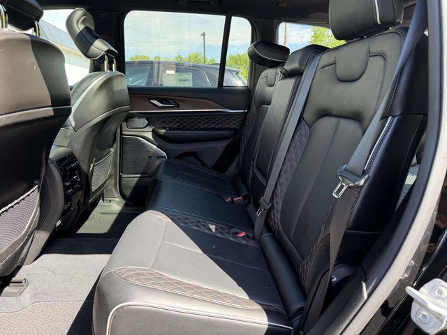 2022 Jeep Grand Cherokee Summit 4x4