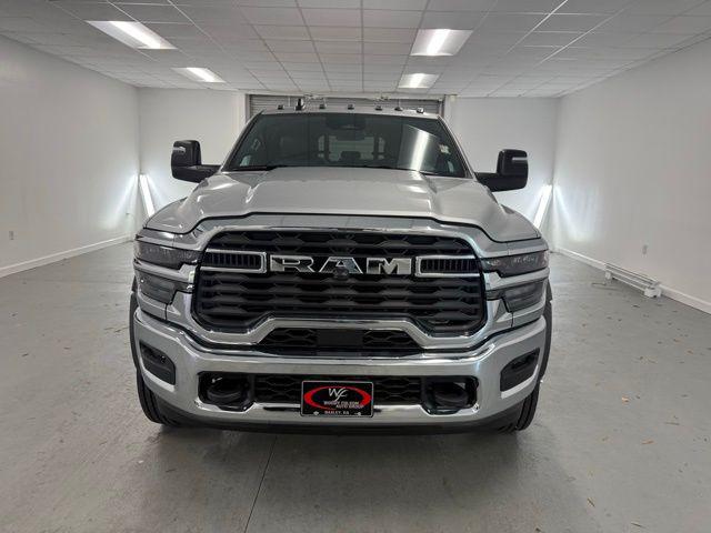 2026 RAM Ram 5500 Chassis Cab RAM 5500 TRADESMAN CHASSIS CREW CAB 4X4 60 CA