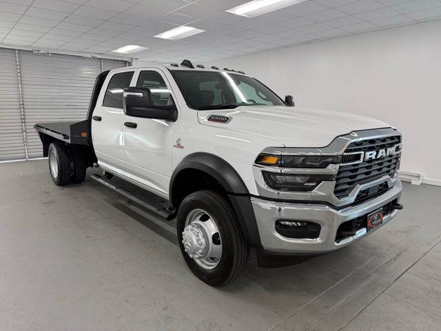 2026 RAM Ram 5500 Chassis Cab RAM 5500 TRADESMAN CHASSIS CREW CAB 4X4 60 CA