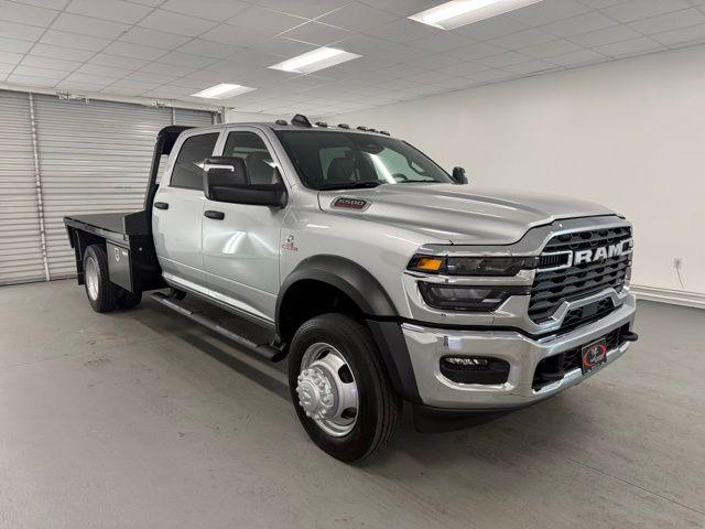 2026 RAM Ram 5500 Chassis Cab RAM 5500 TRADESMAN CHASSIS CREW CAB 4X4 60 CA