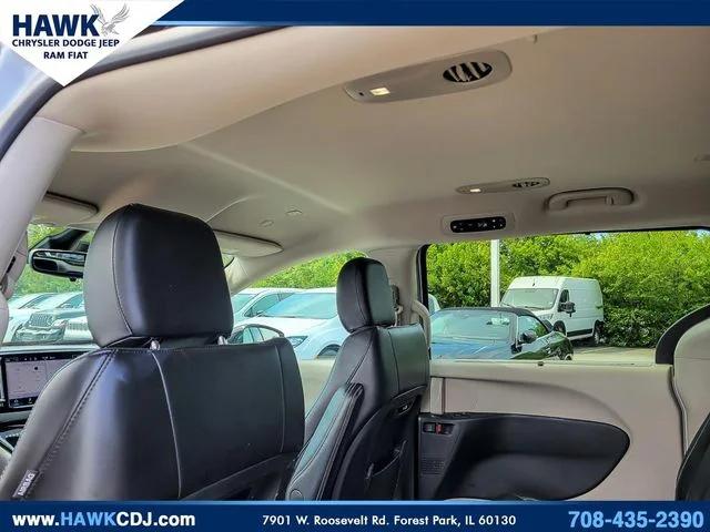 2024 Chrysler Pacifica Touring L