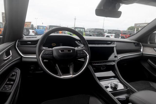 2026 Jeep Grand Cherokee L GRAND CHEROKEE L LAREDO ALTITUDE 4X4