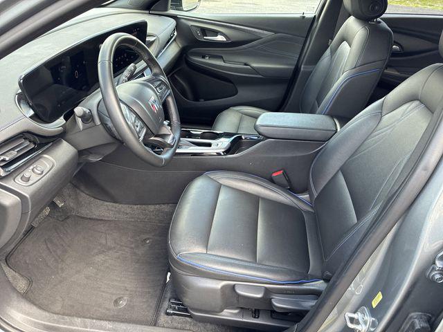 2025 Buick NV Sport Touring FWD
