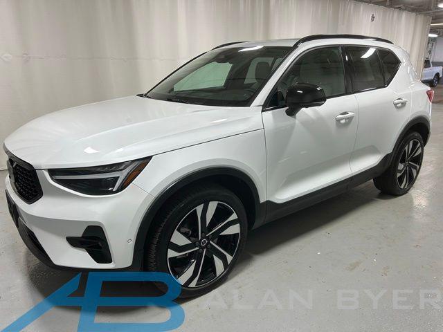 2024 Volvo XC40 B5 Ultimate Dark Theme for sale in Syracuse, NY