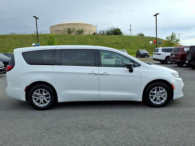 2024 Chrysler Pacifica Touring L 2024 Chrysler Pacifica Touring L