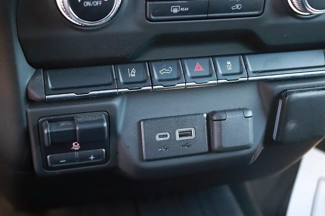 2025 GMC Sierra 2500HD 4WD Double Cab Standard Bed Pro