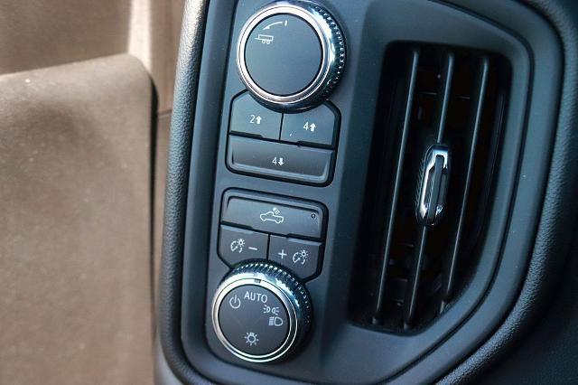 2025 GMC Sierra 2500HD 4WD Double Cab Standard Bed Pro