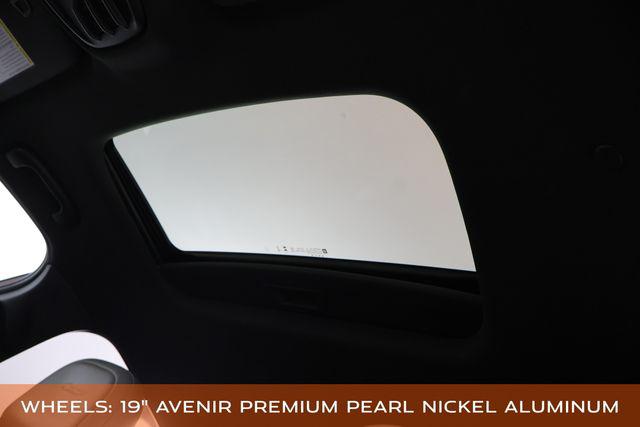2024 Buick NV Avenir FWD