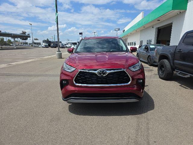 2026 Toyota Highlander Hybrid Platinum