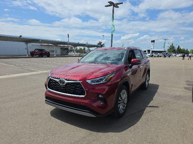 2026 Toyota Highlander Hybrid Platinum