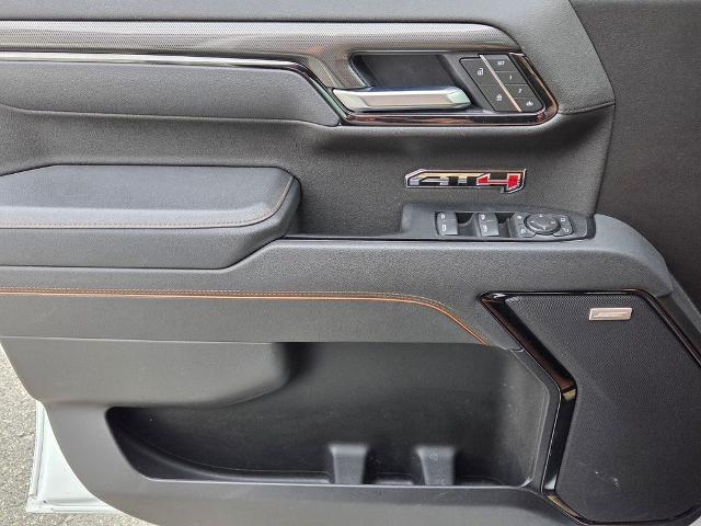 2025 GMC Sierra 1500 4WD Crew Cab Short Box AT4