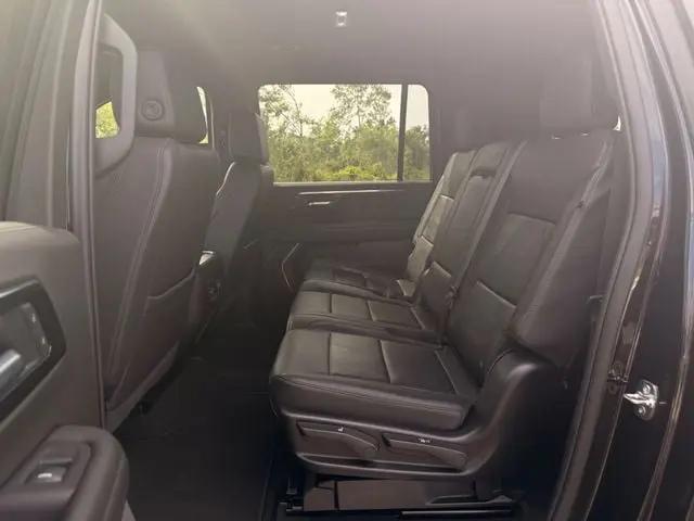 2025 Chevrolet Suburban 4WD Z71