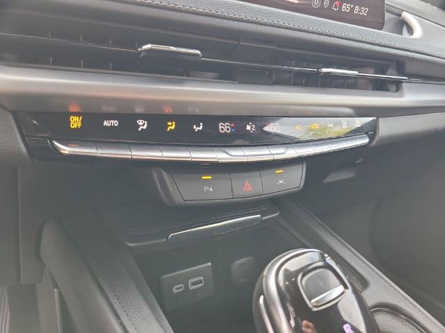2024 Cadillac XT4 AWD Premium Luxury