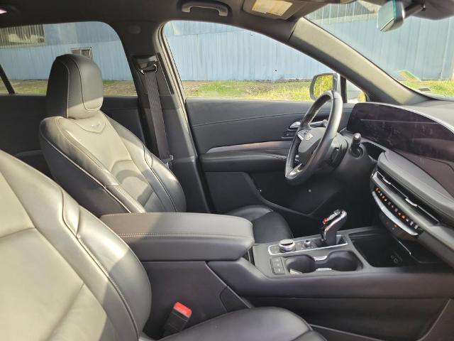 2024 Cadillac XT4 AWD Premium Luxury