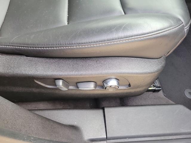 2024 Cadillac XT4 AWD Premium Luxury