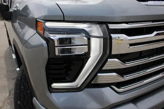 2024 Chevrolet Silverado 3500HD 4WD Crew Cab Standard Bed High Country