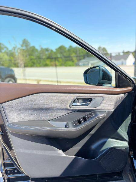 2021 Nissan Rogue SV FWD