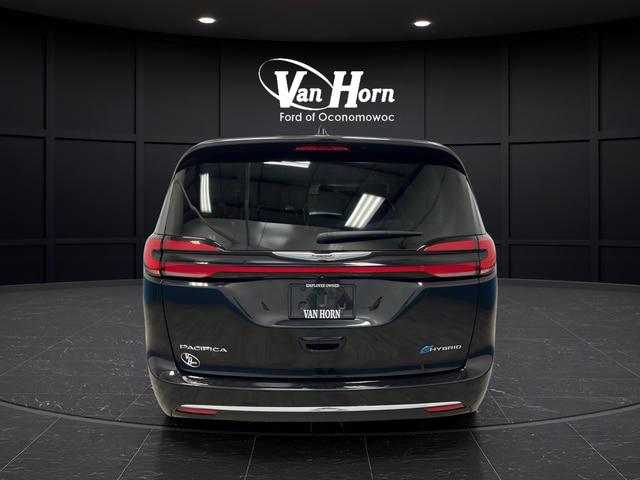 2022 Chrysler Pacifica Hybrid Touring L