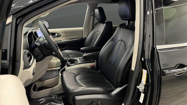 2022 Chrysler Pacifica Hybrid Touring L