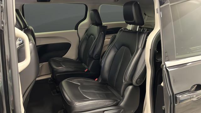 2022 Chrysler Pacifica Hybrid Touring L