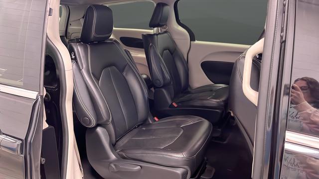2022 Chrysler Pacifica Hybrid Touring L