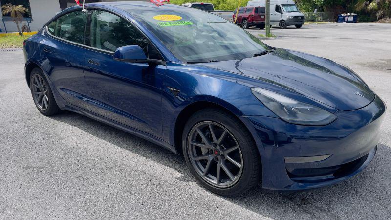 2022 Tesla Model 3 Rear-Wheel Drive