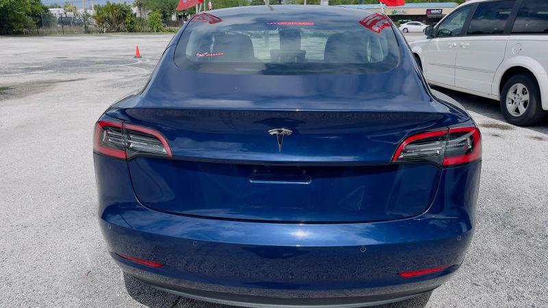 2022 Tesla Model 3 Rear-Wheel Drive