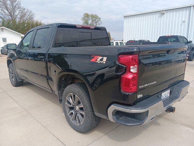2022 Chevrolet Silverado 1500 4WD Crew Cab Short Bed LT