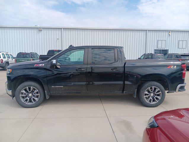2022 Chevrolet Silverado 1500 4WD Crew Cab Short Bed LT