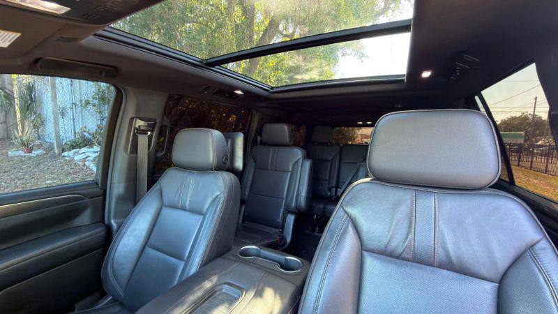 2021 Chevrolet Suburban 4WD RST